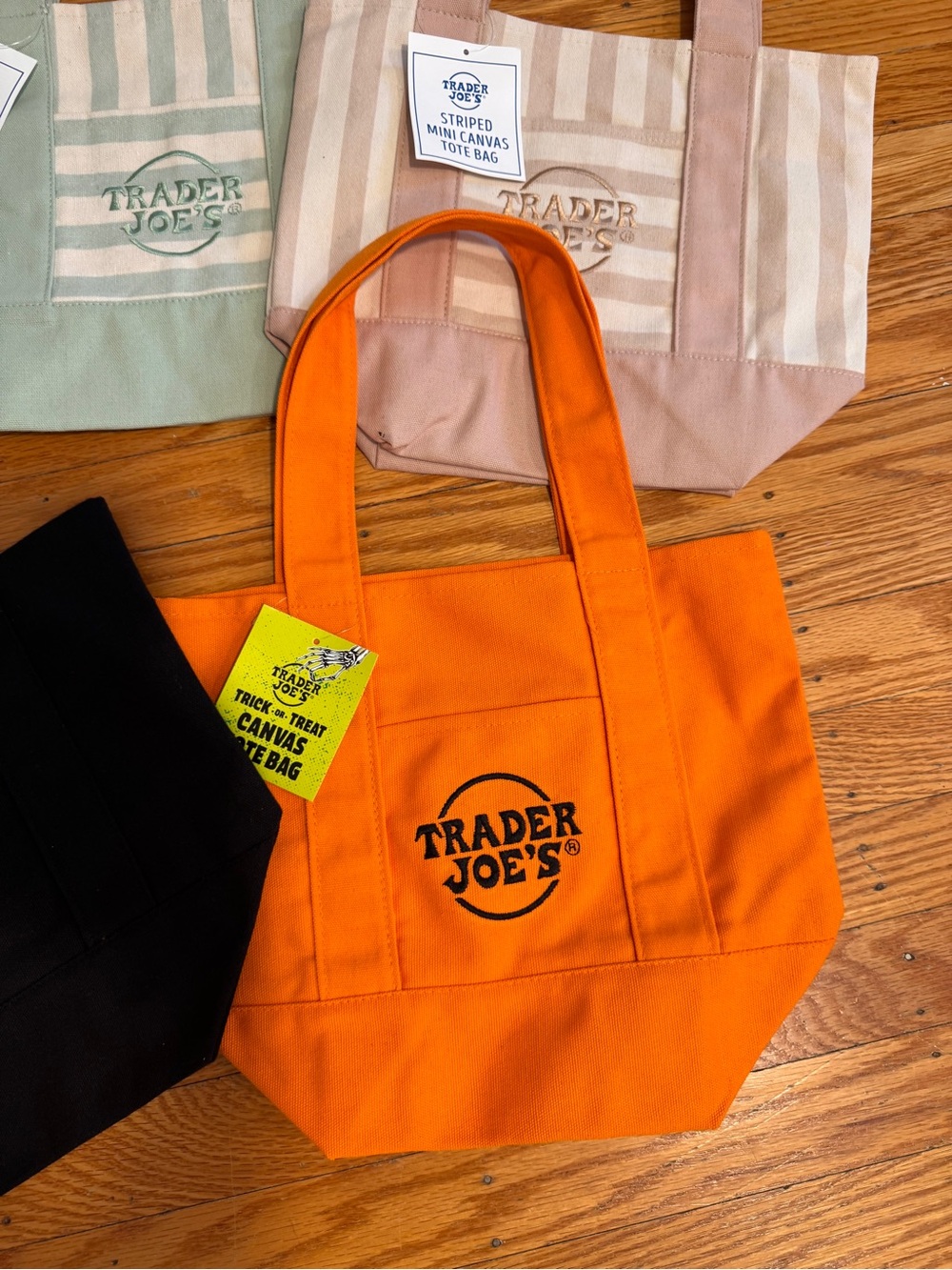 Trader Joe’s mini Tote Bags - set of 5 Orange, Black, Pink, Green, Cream - Picture 6 of 6
